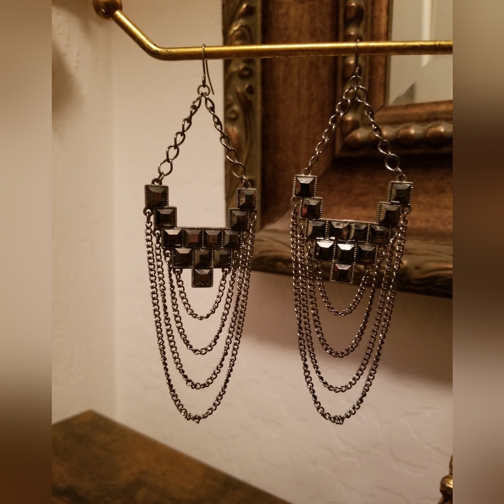Metallic Black Dangling Earrings